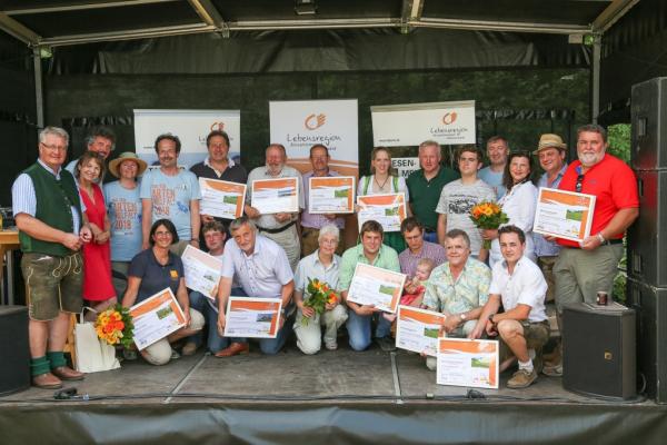 Mit der Auszeichnung "Wienerwald Wiesenmeister" würdigt der Biosphärenpark Wienerwald heuer 13 Landwirtinnen und Landwirte für ihre besonderen Leistungen zum Erhalt der Kulturlandschaft und Artenvielfalt.