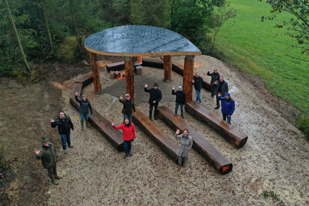 Johannes Wimmer (Leiter des Forstbetriebs Wienerwald ÖBf), Renè Sit (ÖBf), Alexandra Wieshaider (Leiterin des Biosphärenpark-Team der ÖBf), Christine Scholly-Bachinger (Biosphärenpark Koordinatorin NÖ), Andreas Weiß (Direktor des Biosphärenpark Wienerwald), Doris Polgar (Biosphärenpark Botschafterin Breitenfurt), Bürgermeister der Marktgemeinde Breitenfurt Wolfgang Schredl, Simone Wagner (Teamleiterin im Biosphärenpark Wienerwald), Bürgermeister der Gemeinde Wienerwald Michael Krischke, Vizebürgermeister de