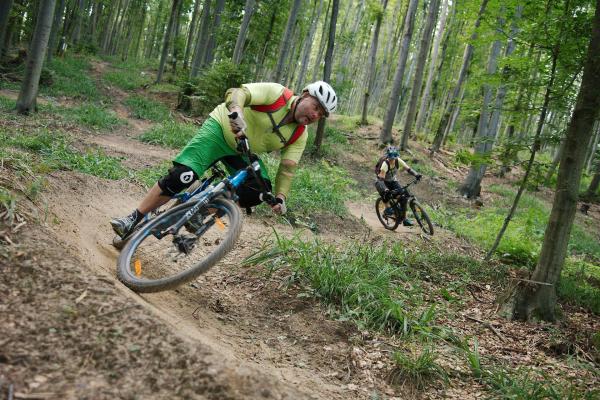Mountainbiken auf den Trails im Wienerwald