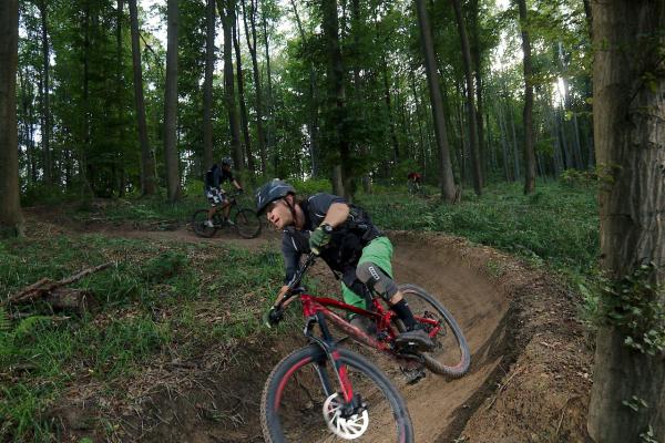 Mountainbiken auf den Trails im Wienerwald