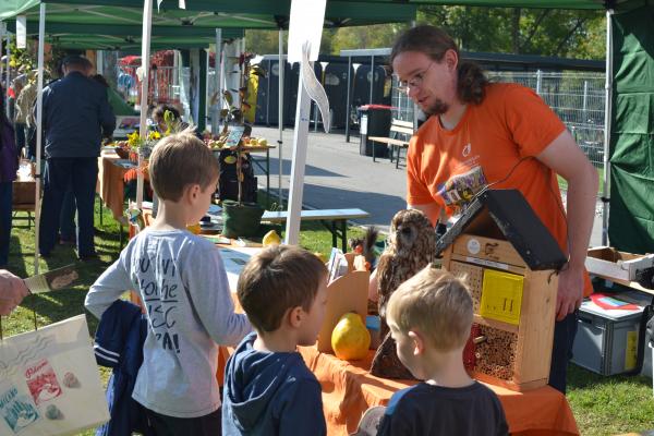 Beim BPWW-Infostand gab es auch für die jüngsten BesucherInnen Wissenswertes zum Thema Obst.