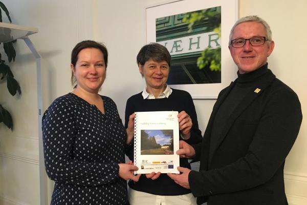 Mag. Johanna Scheiblhofer, Bezirksvorsteherin Silvia Nossek, Biosphärenpark Direktor DI Andreas Weiß