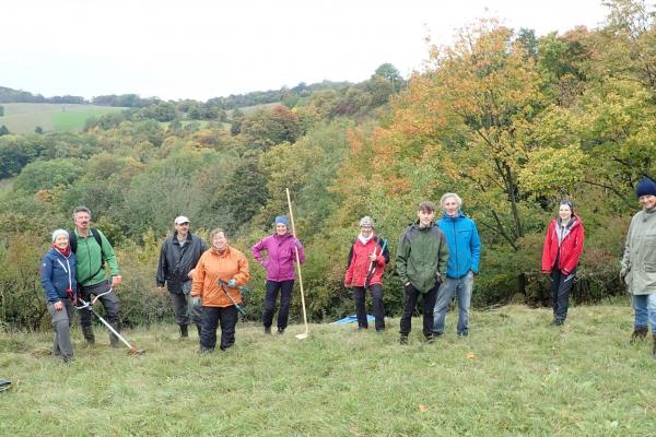 Ein großes Dankeschön an die freiwilligen HelferInnen beim Landschaftspflegeeinsatz am Schwahappel in Klosterneuburg.