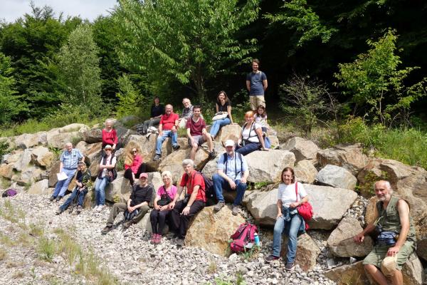 Fachexkursion zum Thema Heuschrecken und Schmetterlinge am Taglesberg.