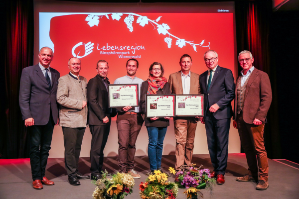 Die PreisträgerInnen aus dem Raum Mödling: Weingut Hannes Hofer, Weingut Barbach und Weingut Biegler. 