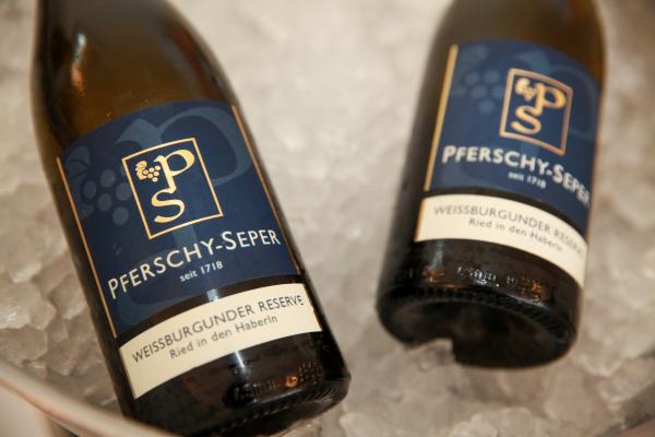 Kategorie-Sieger Weißwein Reserve: Wein und Heuriger Pferschy-Seper, Mödling, Weißburgunder Reserve 2020