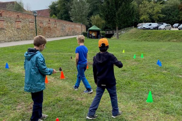 Kinder beim Bockerllauf