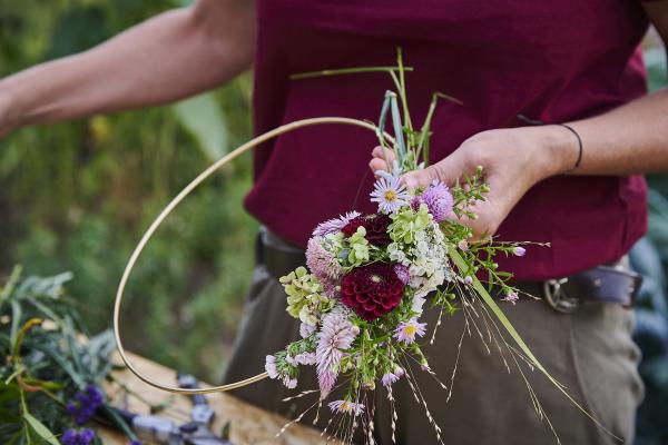 Reif mit Wildblumen