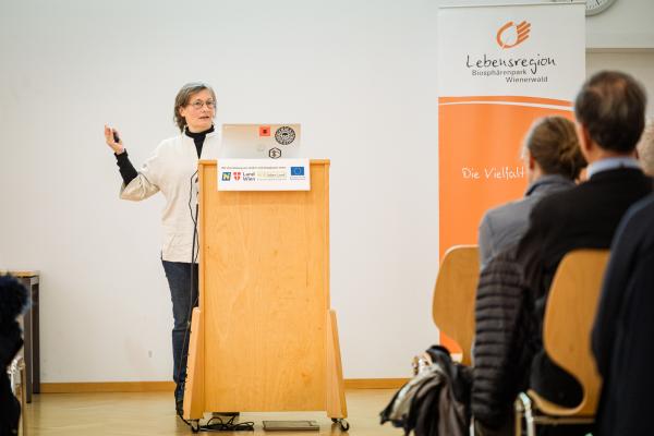 Veronika Gaube beim Vortrag 