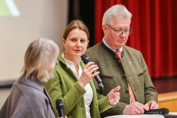 Elisabeth Stix, Forstdirektorin der Stadt Wien Petra Wagner und LAbg. Christoph Kainz