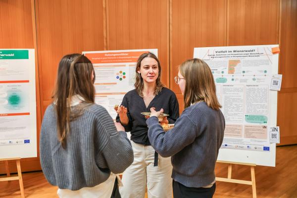 Personen im Gespräch