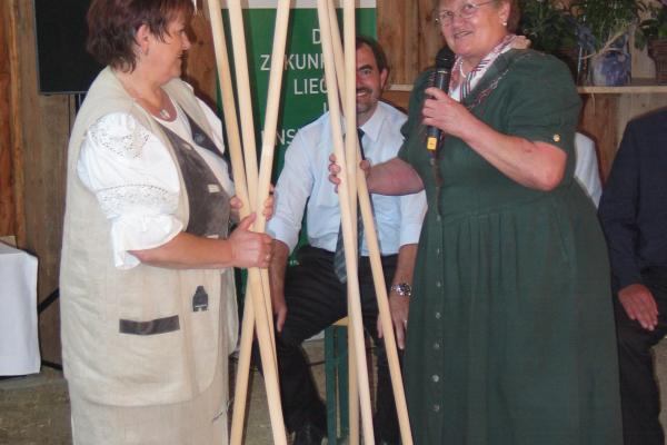 Vroni Breitner mit Rechen