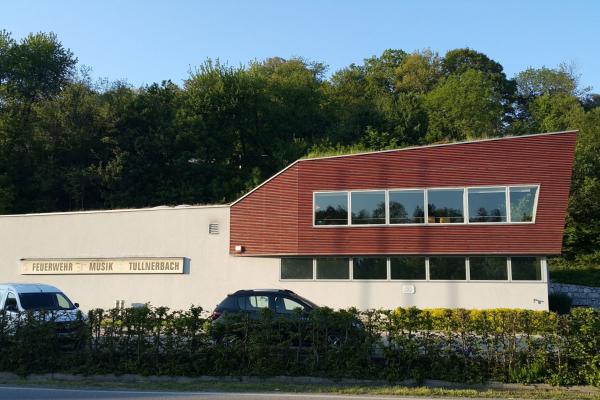 Im letzten Viertel der Seeumrundung passiert man das Quartier der freiwilligen Feuerwehr Tullnerbach.