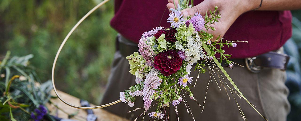 Ring mit Wildblumen