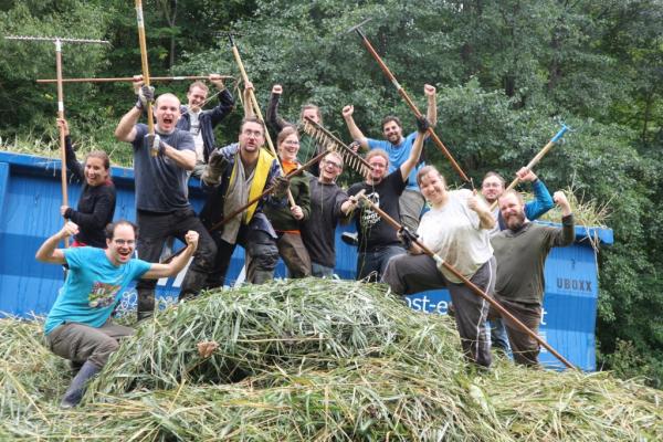 Der Pflegeeinsatz auf der Naturdenkmalwiese in Heiligenkreuz steht stellvertretend für über 200 Freiwillige, die sich 2018 für besondere Lebensräume eingesetzten. Danke!