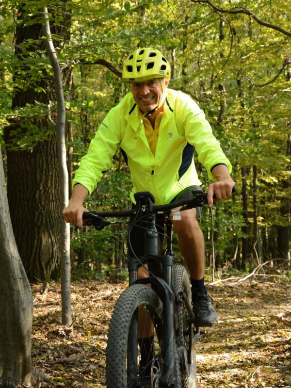 Im Rahmen der Masterarbeit "Mountainbiking & E-Mountainbiking - Motivationen und Freizeitverhalten im Wienerwald" wird eine Umfrage zum Thema Motivationen und Verhaltensmuster beim Mountainbiken und E-Mountainbiken durchgeführt.
