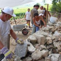 Bau einer Trockensteinmauer