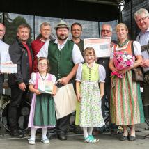 Wiesenmeister 2017: Familie Nöstler/Reischer im Bild mit LAbg. Bgm. Josef Balber (Altenmarkt), Dr. Herbert Greisberger (BPWW), Dr. Josef Greimler (Uni Wien), DI Alexander Mrkvicka (MA49), Bgm. DI Ludwig Köck (Alland), LAbg. Bgm. Christoph Kainz (Pfaffstätten)