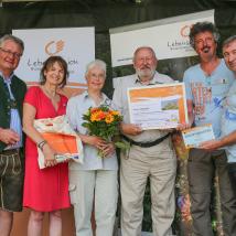 Christine und Fritz Chlebecek - Wiesenmeister 2018 (Obstwiese, Klosterneuburg) - im Bild mit (v.l.n.r) LAbg. Bgm. Christoph Kainz (Pfaffstätten), Leiterin MA 22 Dr. Karin Büchl-Krammerstätter, Dr. Thomas Wrbka und Biosphärenpark-Direktor Dr. Herbert Greisberger.