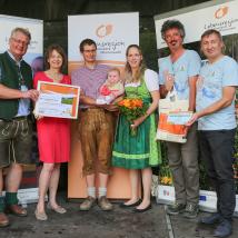 Familie Gössnitzer - Wiesenmeister 2018 (Mähwiese, Königstetten) - im Bild mit (v.l.n.r) LAbg. Bgm. Christoph Kainz (Pfaffstätten), Leiterin MA 22 Dr. Karin Büchl-Krammerstätter, Dr. Thomas Wbrka und Biosphärenpark-Direktor Dr. Herbert Greisberger.