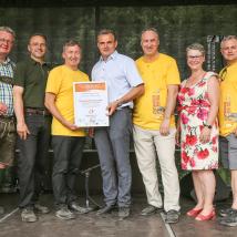 Der neue Biosphärenpark-Botschafter aus Perchtoldsdorf GR Franz Breitenecker inmitten von (v.l.n.r.) LAbg. Christoph Kainz vom Land NÖ, DI Alexander Mrkvicka von der Stadt Wien, Biosphärenpark-Direktor Dr. Herbert Greisberger, Bgm. Pressbaum Josef Schmidl-Haberleitner, Vize-Bgm<sup>in</sup> Irene Wallner-Hofhansl sowie Geschäftsführer vom Wienerwald Tourismus Christoph Vielhaber.