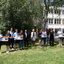 Urkundenübergabe an die SChülerInnen der AHS St. Ursula (Wien-Liesing)