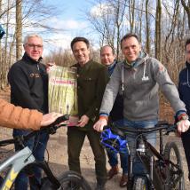 Mountainbiken 2022 Saisonstart im Wienerwald: (v.l.n.r.) Horst Marterbauer (Verein Wienerwald Trails), DI Andreas Weiß (Biosphärenpark Wienerwald), DI Alexander Mrkvicka (Biosphärenpark Koordinator Stadt Wien), DI Gerald Oitzinger (Betriebsleiter Wienerwald Österreichische Bundesforste), Jochen Danninger (Landesrat NÖ), Michael Wollinger (GF Wienerwald Tourismus).