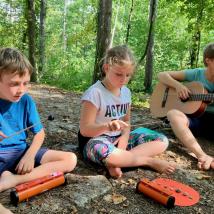 Kinder mit Instrumenten